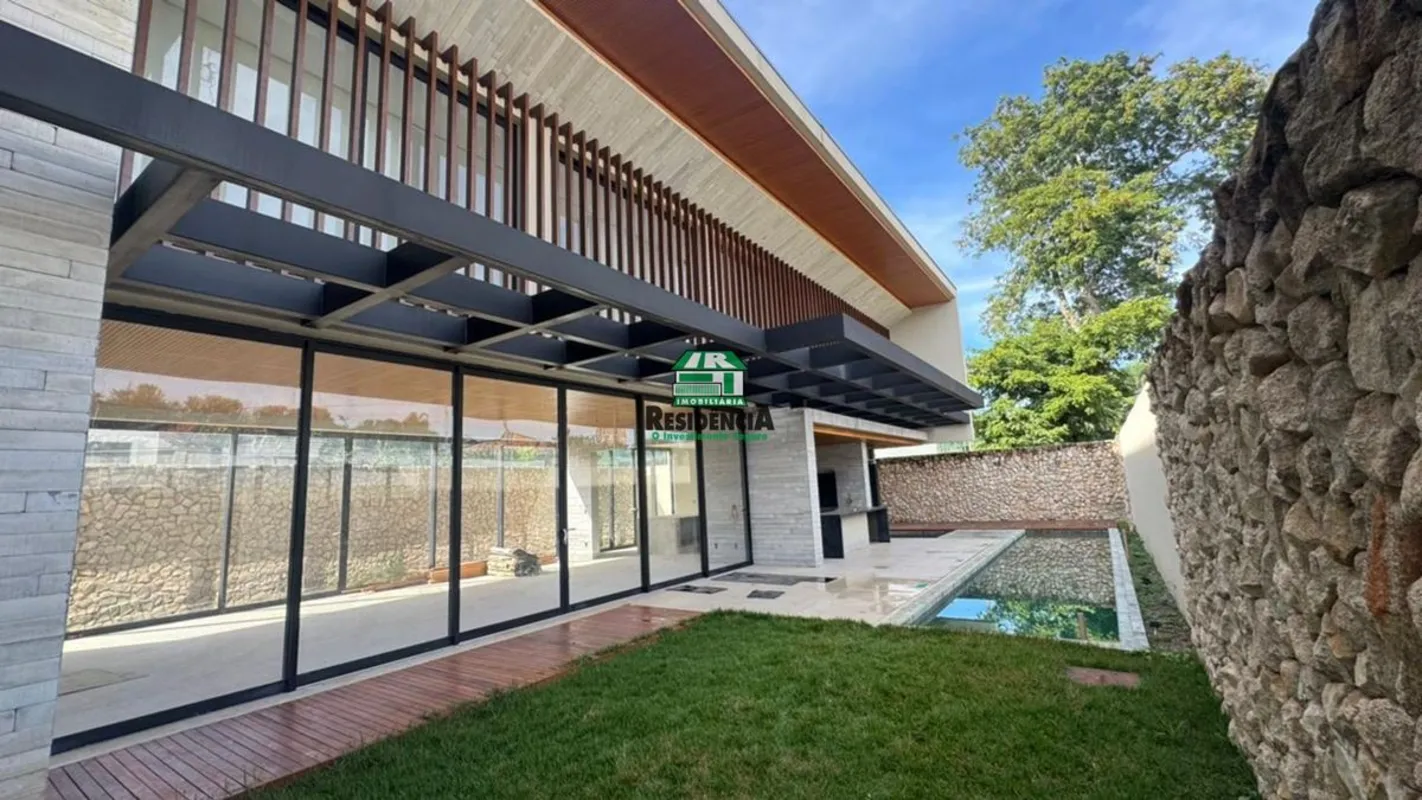 Térreo Garagem para 2 carros Hall de entrada Circulação com uma linda escada asp...