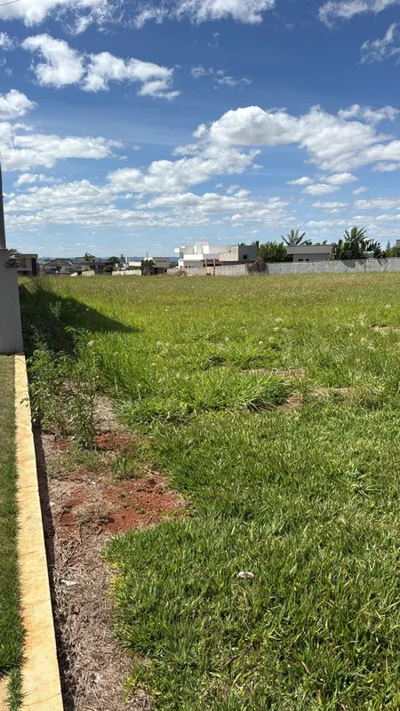 Terrenos a venda no condomínio Villaggio Baiocchi as margens da GO 070. Condomín...