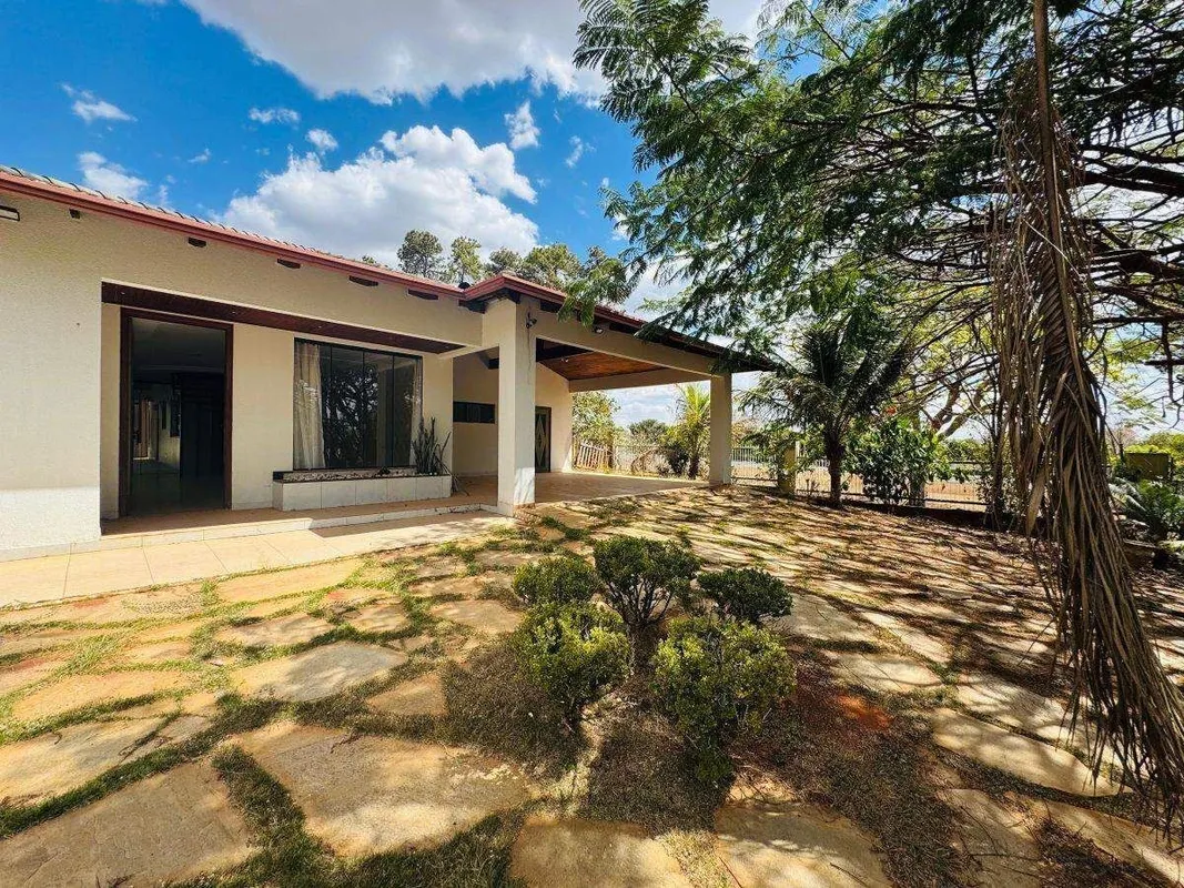 Casa 5 Suítes c/ Piscina e Churrasqueira | Park WayExcelente casa localizada em ...