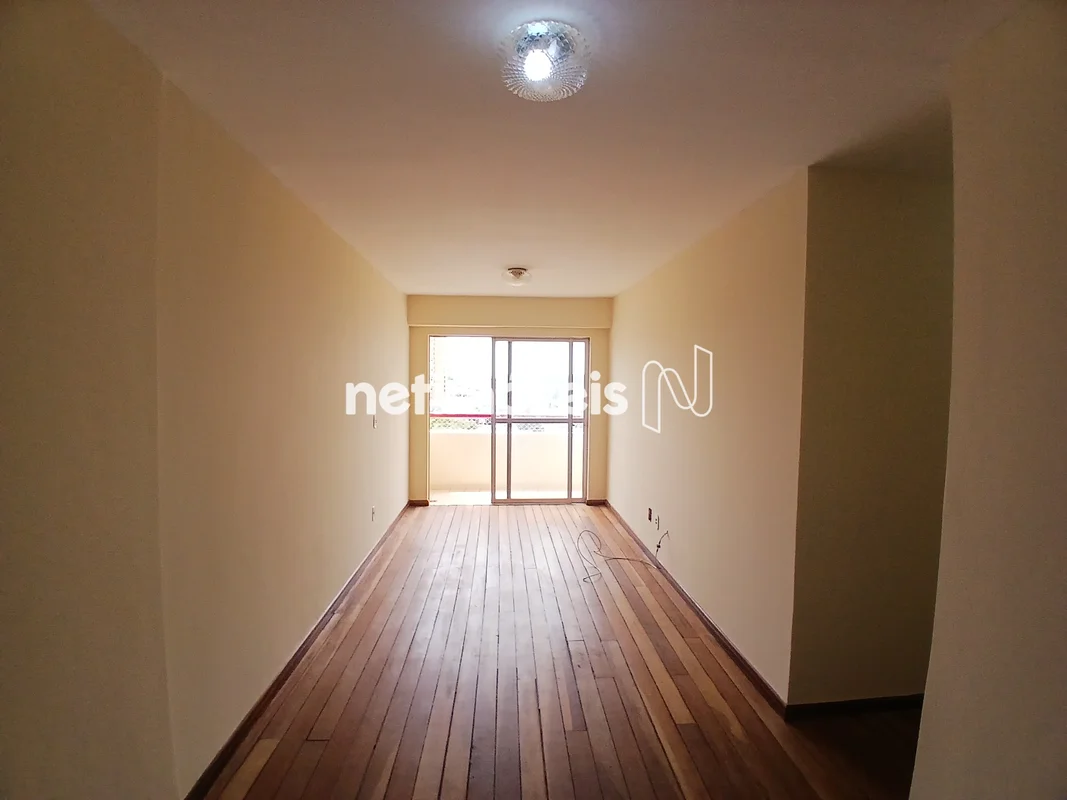 CONDOMÍNIO EDIFÍCIO SANDRA MUNIZ, AO LADO DO SESC!Apartamento com sala, 03 quart...