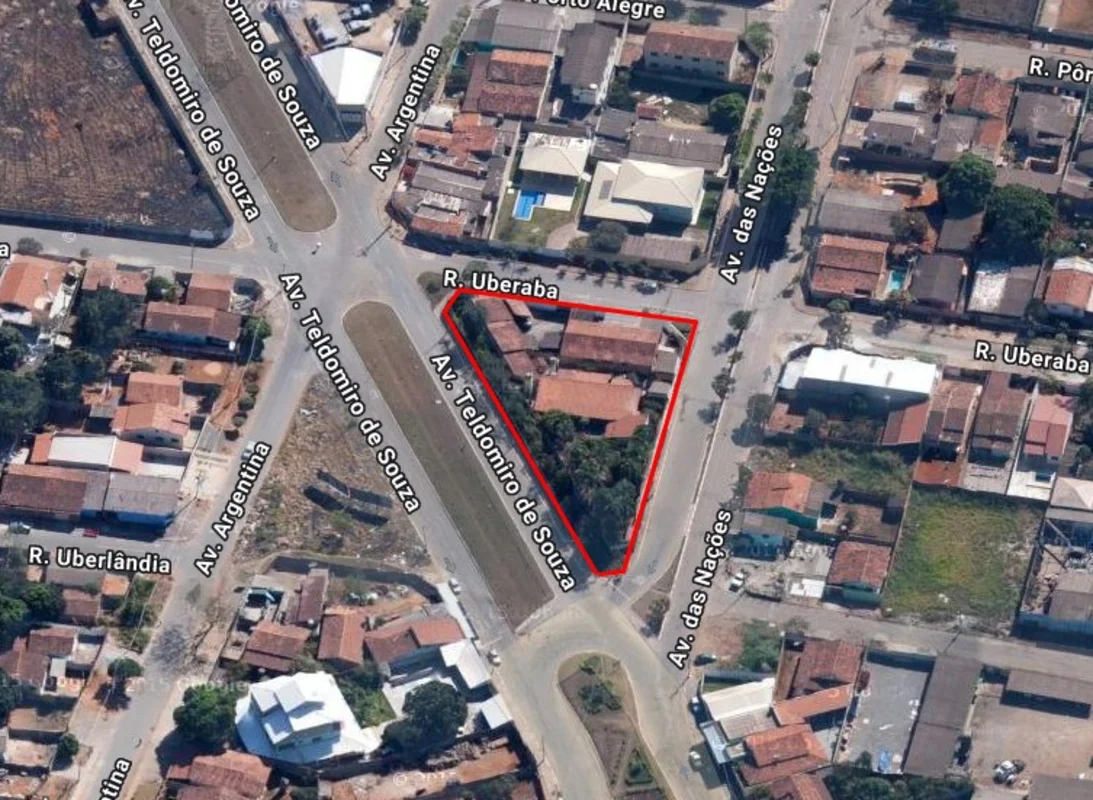 Terreno Comercial/Residencial de Esquina com 1.547m² – Bairro Vera Cruz, Apareci...