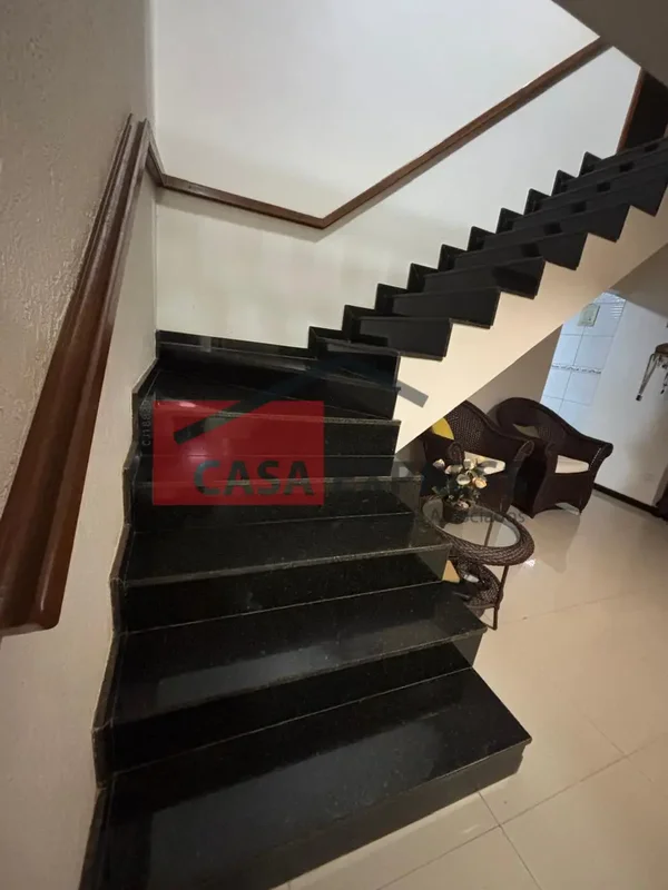 Casa dos Sonhos: 4 Suítes, Lote de 680m² e Acabamento de se você busca o equilíb...