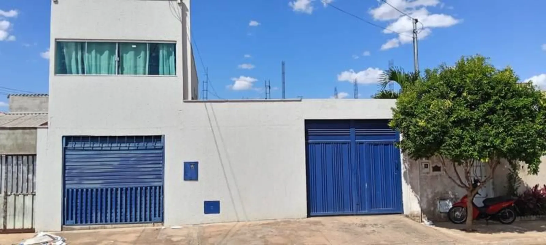 endo ágio de excelente sobrado no Setor Portal do Oriente, em Goiânia/GO. O pavi...