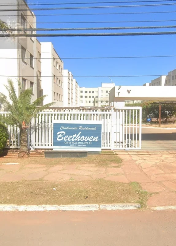 ALUGA-SE APARTAMENTO – AREAL / ÁGUAS CLARAS RESIDENCIAL BEETHOVEN.Não tem elevad...