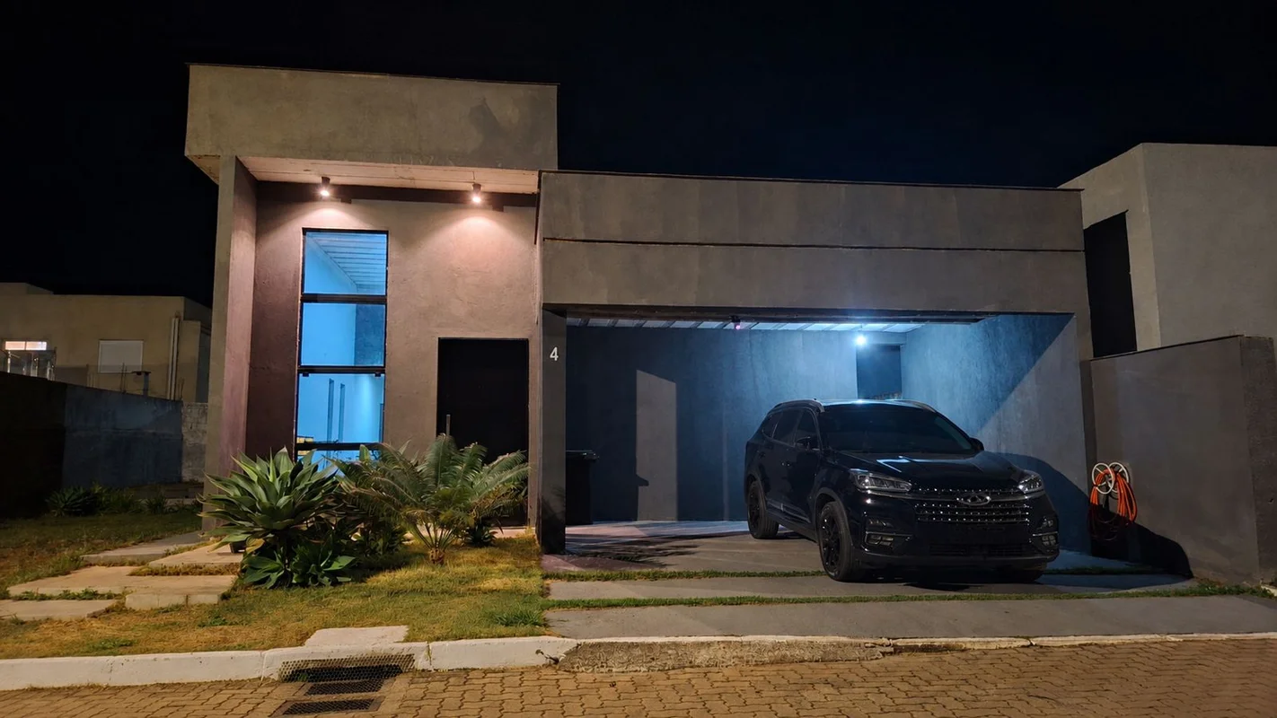 CASA MODERNA EM CONDOMÍNIO FECHADO 4 QUARTOS, PISCINA AQUECIDA PÉ DIREITO ALTO. ...