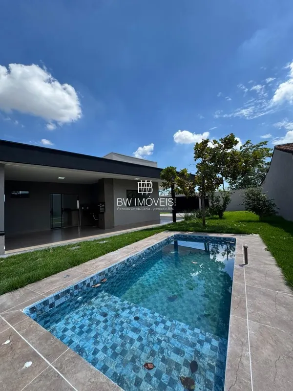 Casa térrea com piscina no Setor Independência – Aparecida de GoiâniaViver no Se...