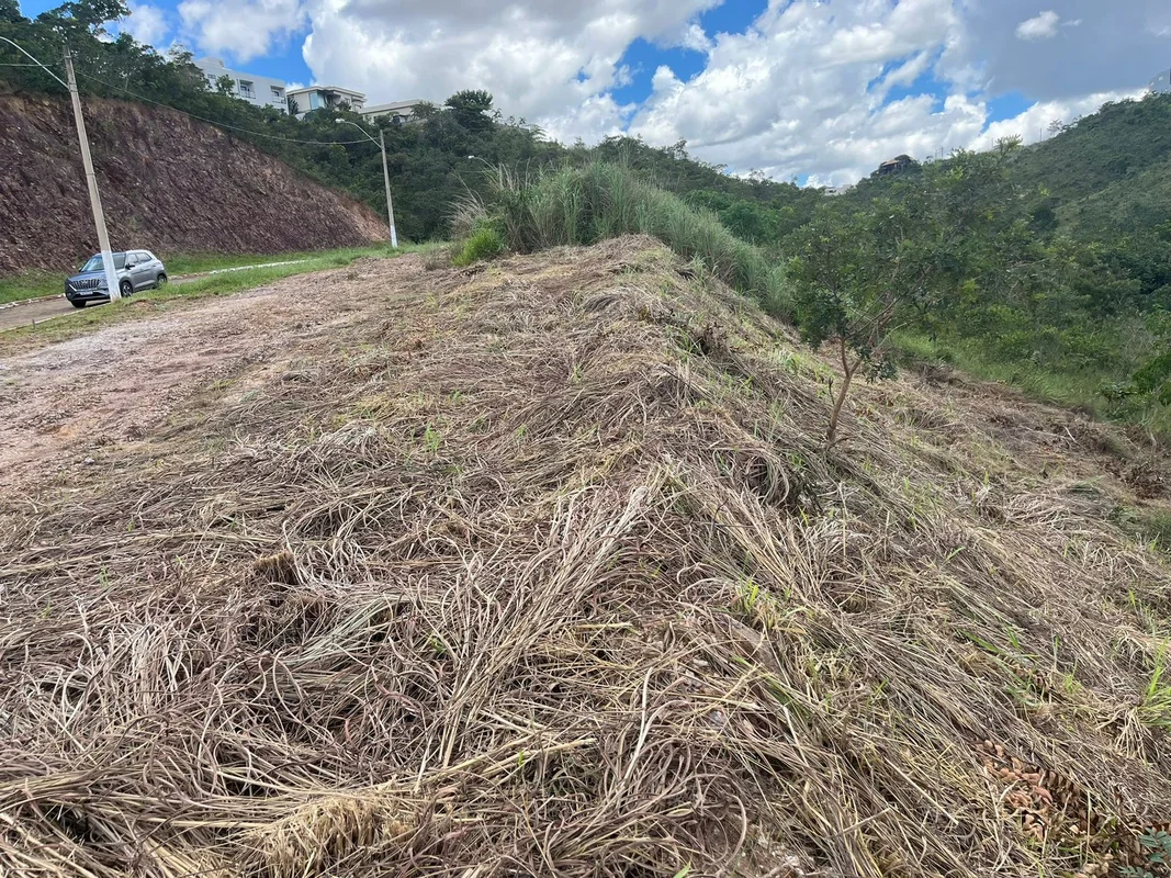 Descubra uma oportunidade exclusiva no Condomínio Villa Garden!Lote amplo com 86...
