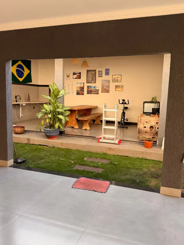 Casa térrea na lajeLote 370 metrosÁrea construída :300 mts 4 quartos sendo dois ...