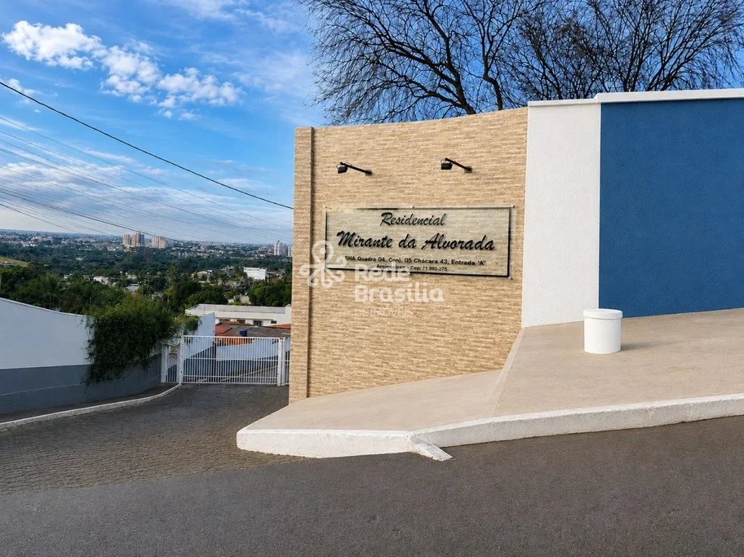 Excelente oportunidade em Arniqueira!Terreno com 1.600m² totalmente cercado, ide...