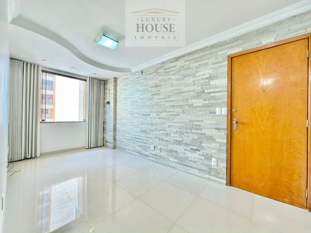 Descubra seu novo lar na melhor localização do Guara II! Este apartamento de 58m...