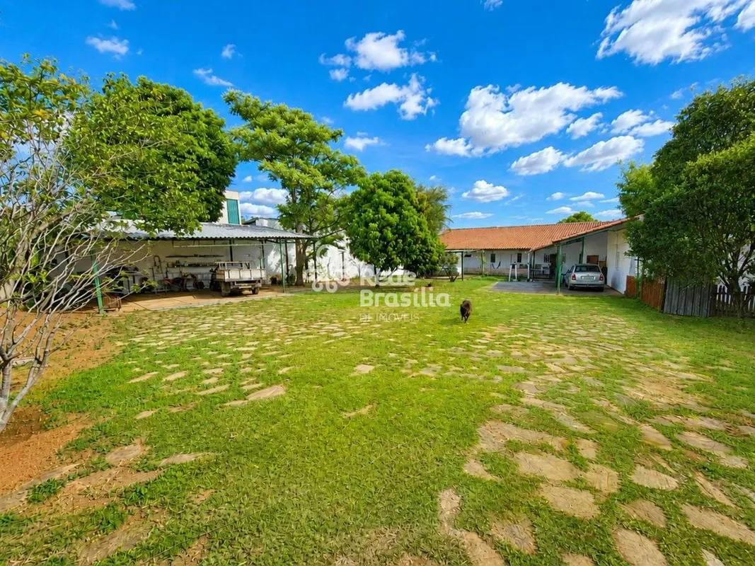 Ótima oportunidade de casa no Guará Park em condomínio.Lote murado sendo 27,50 m...