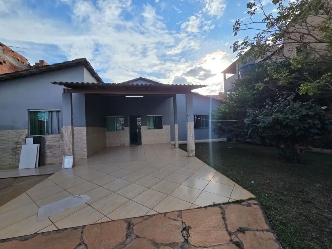LEÕES DA CORRETAGEM VENDE O IMÓVEL QUE VOCÊ PROCURAExcelente oportunidade na Rua...