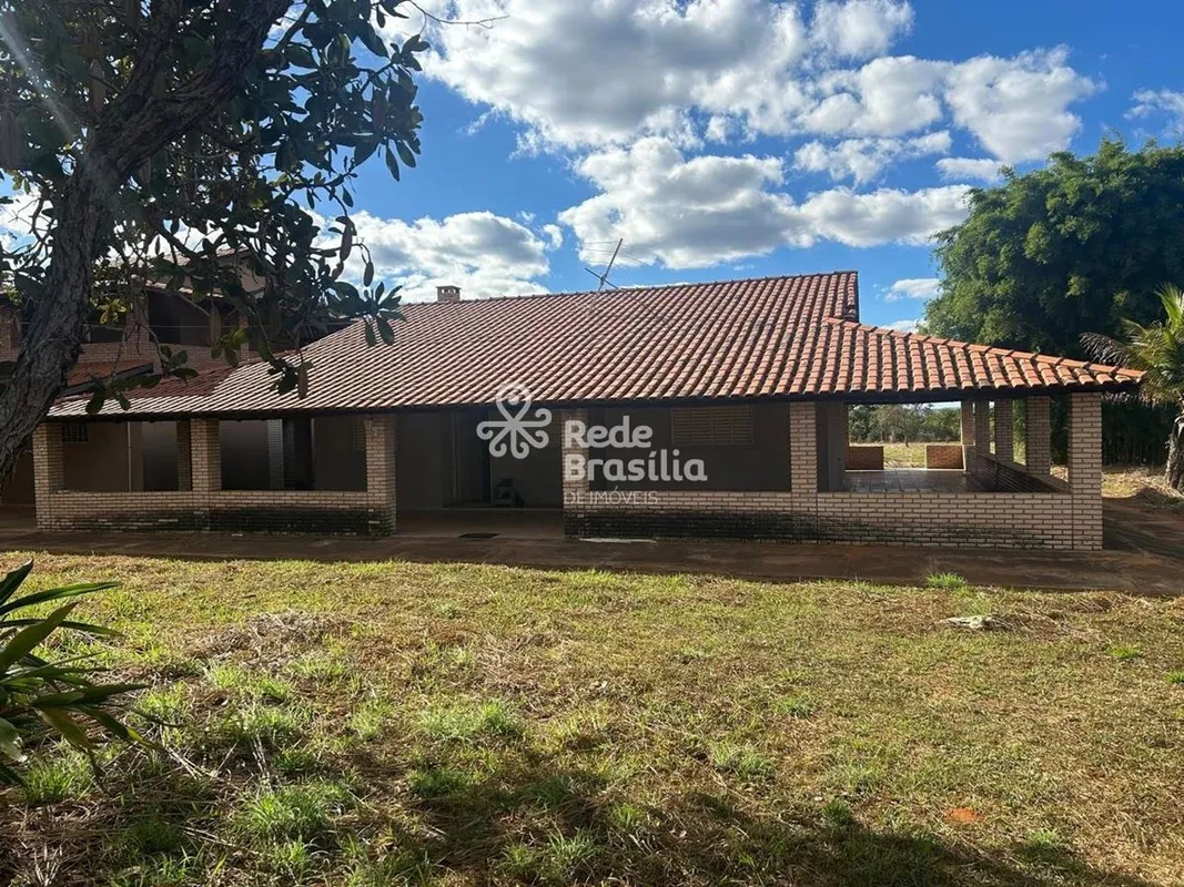 BR 020 - Excelente Chácara com 20.000 m² e duas casas - escriturada - Sobradinho...
