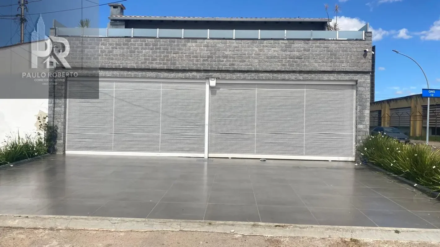 * - Descubra esta oportunidade única em Taguatinga Norte: um casa sobrado de 340...