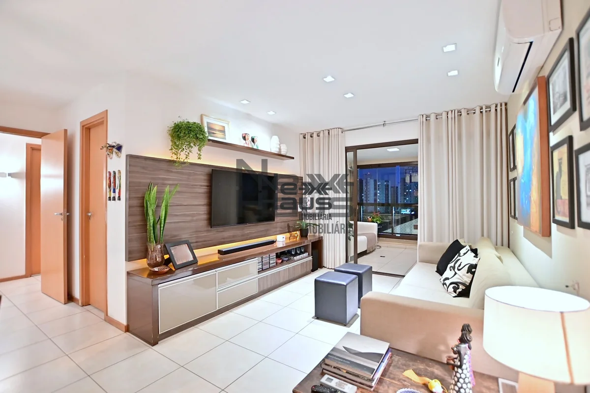 Apartamento amplo, sofisticado e extremamente bem localizado no Via Naturale. Co...