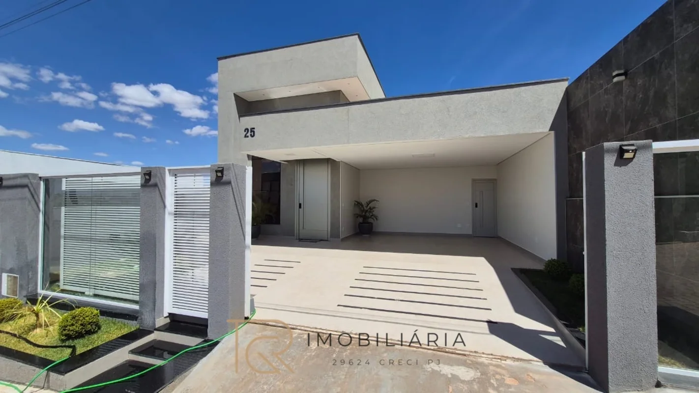 TRG imobiliária vende:Excelente casa moderna, rica em marcenaria, condomínio de ...