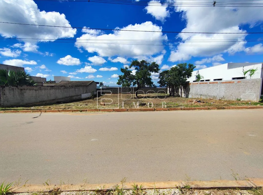    LOTE LOCALIZADO NA QUADRA 04 DO CONDOMÍNIO ESTÂNCIA QUINTAS DA ALVORADA COM 6...