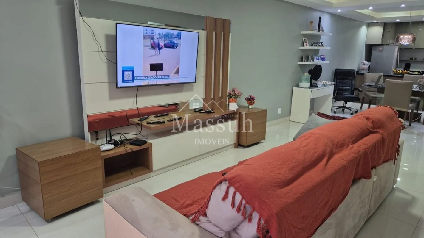 MASSUH IMÓVEIS VENDE: CHÁCARA 136 LOTE 79 CASA 5 - 4 QUARTOS SENDO 4 SUÍTES - VA...