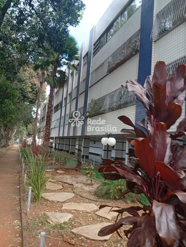 EXCELENTE OPORTUNIDADE NA SQS 413 SULMorar na Asa Sul é um privilégio. Morar na ...