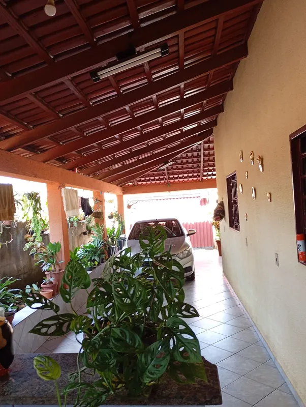 Vende-se uma casa e 5 kitnets juntos no Jardim Guanabara IExcelente oportunidade...