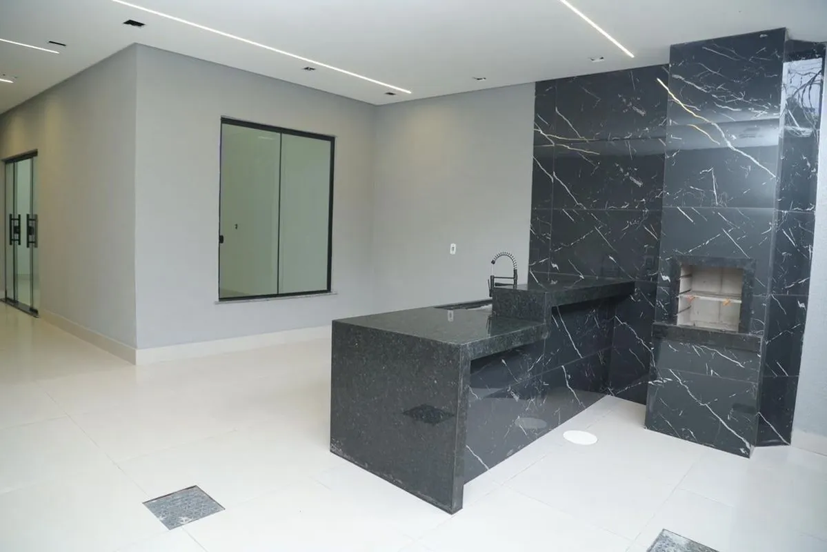 Casa de 3/4 SENADOR CANEDO03 Quartos 1 suite, grandesSala com pé direito duplo d...