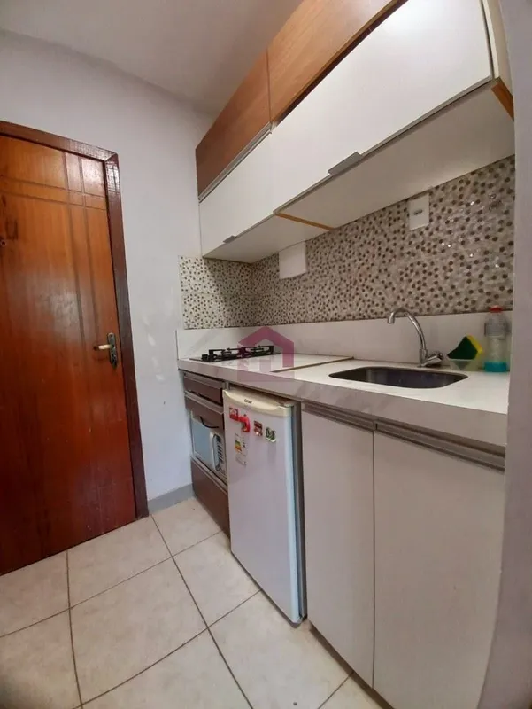Fernandes & Coelho Imóveis apresenta kitnet de 25m² no Residencial Porto Bello, ...
