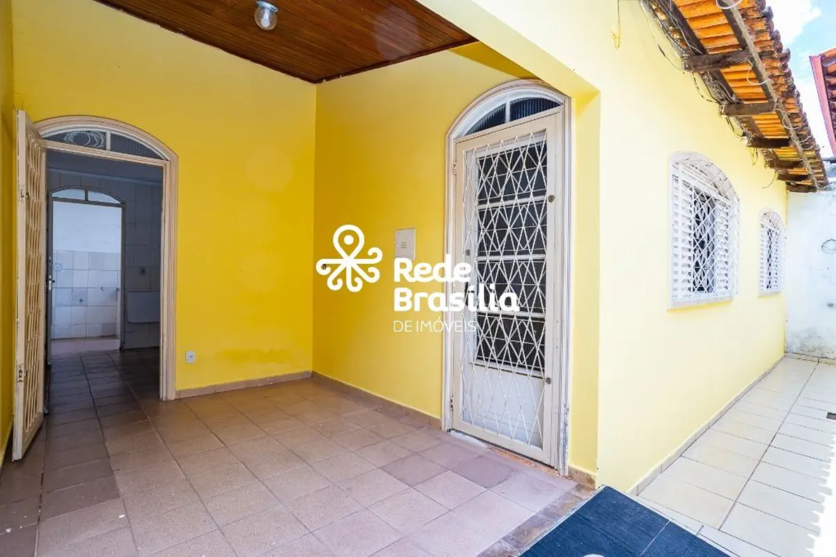 TH30150 - Qne 10 Taguatinga, Casa Fundos, 02 quartos, 68m². Agende sua visita! I...