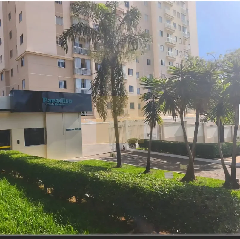 Apartamento confortável e bem localizado no Residencial Paradiso Clube, na QNC 1...