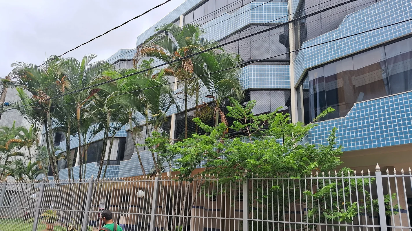 Descubra um apartamento aconchegante e bem localizado no Edifício Phoenix, na Qu...