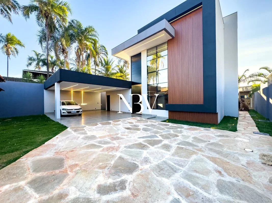 RESIDÊNCIA DE ALTO PADRÃO EM LOTE DE 850M² | PISCINA AQUECIDA | RESIDÊNCIA SECUN...