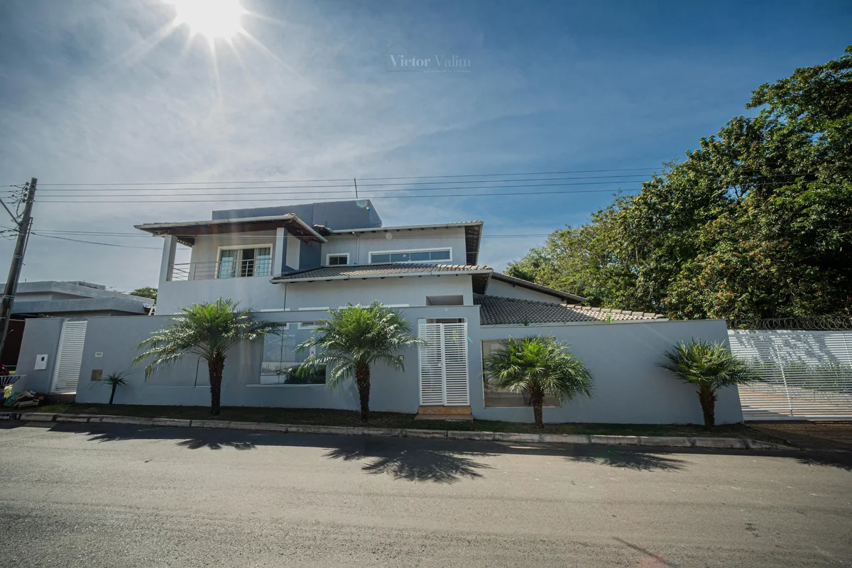 Se você busca conforto, sofisticação e contato com a natureza, esta casa é perfe...