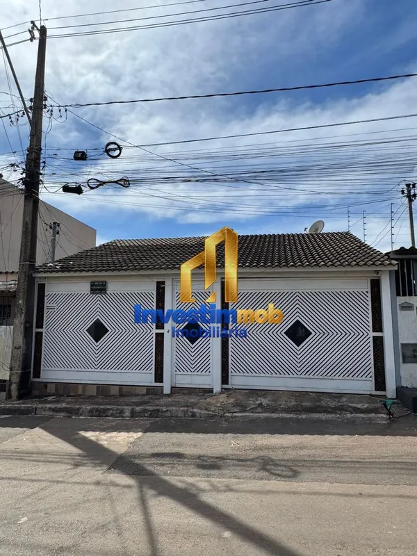 VENDA - CASA EM SAMAMBAIA NORTE/DFLocalizada em Samambaia Norte, região consolid...