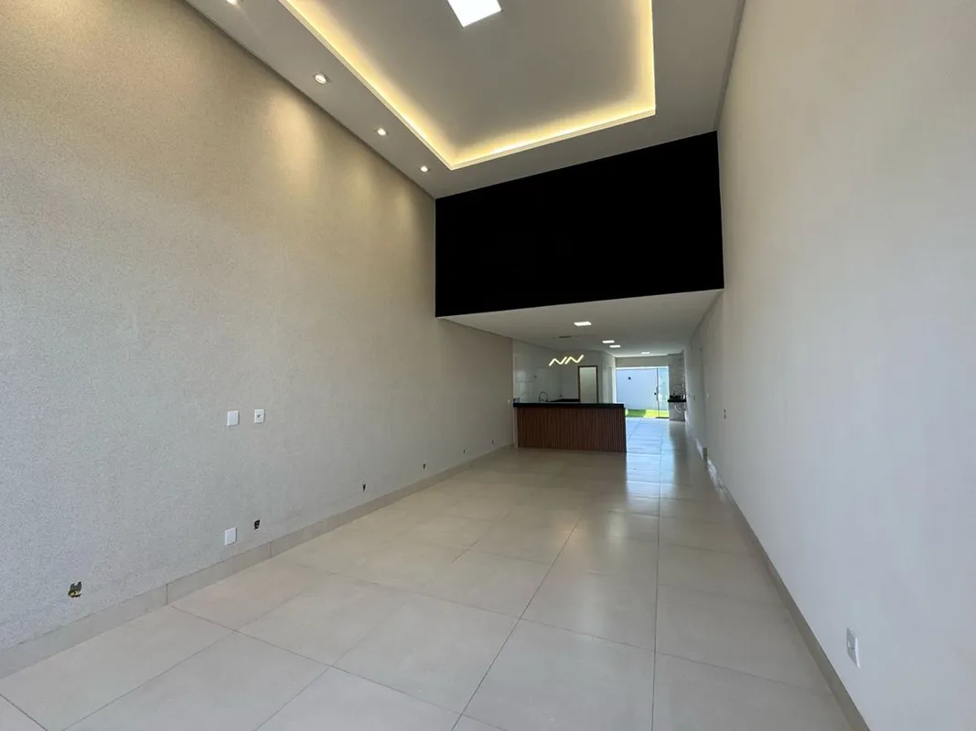 ?? Casa de 3 suítes plenas, sendo 1 com closet ??Sala com pé direito duplo??Cozi...