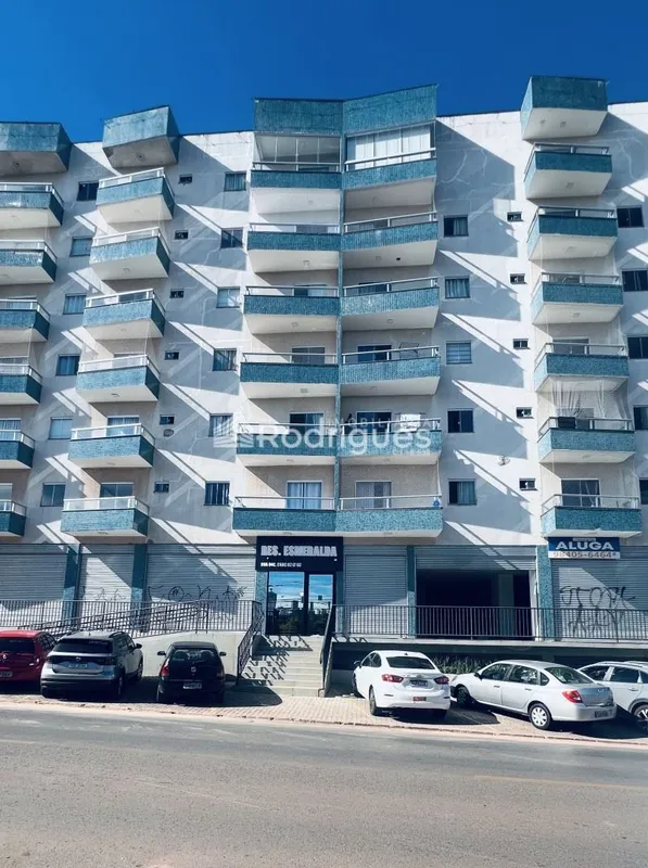 Rodrigues Imobiliária ALUGA apartamento com aproximadamente 66,38 m2, com as seg...