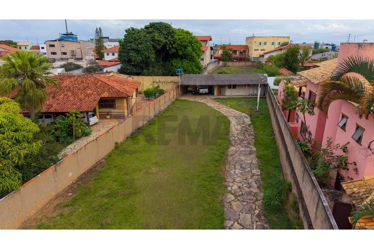 EXCELENTE OPORTUNIDADE NO MIOLO DO JARDIM BOTÃNICO PARA CONSTUIR SUA CASALOTE PL...