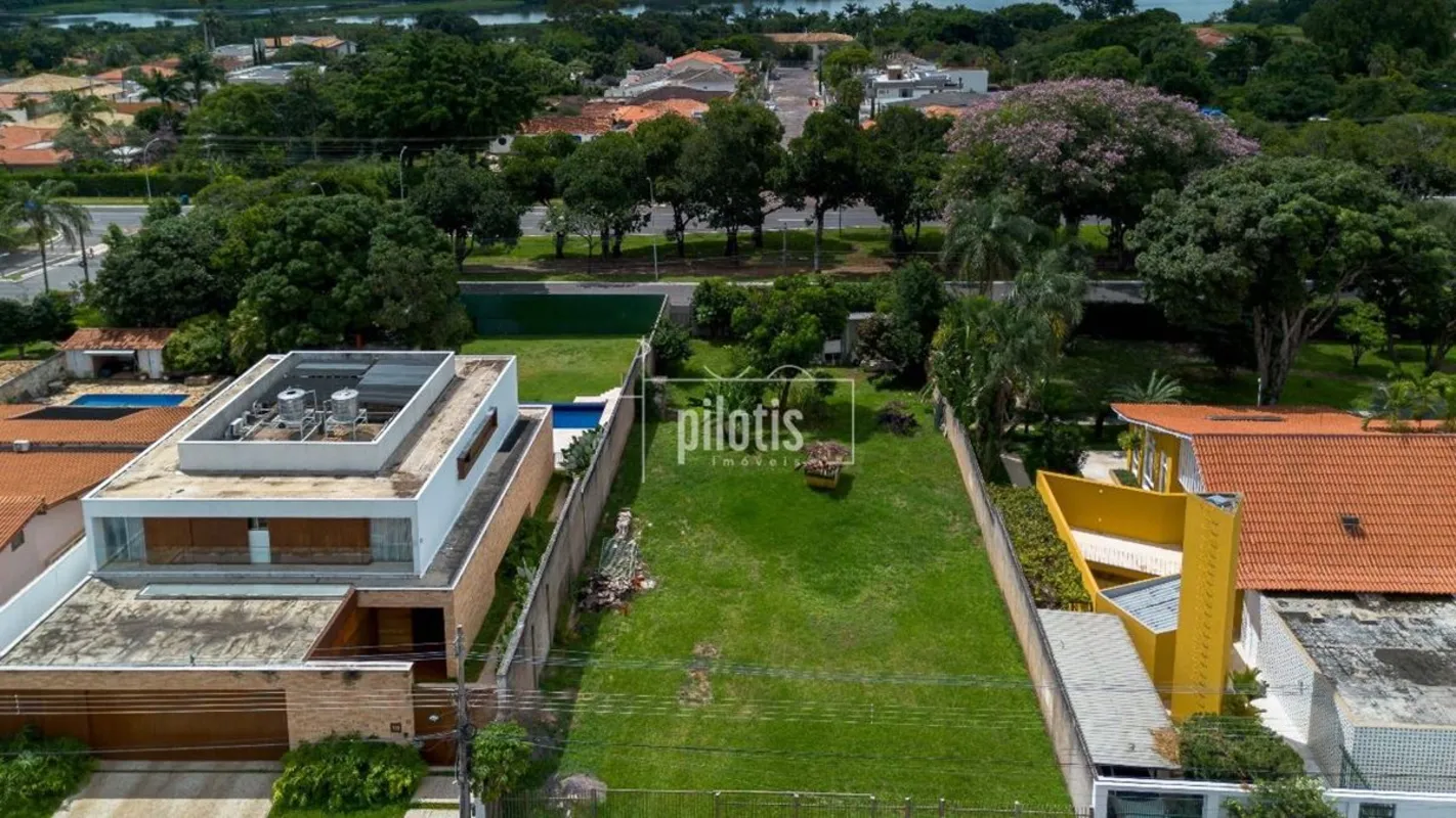  Oportunidade de construir a casa dos seus sonhos!- Localização privilegiada!- V...