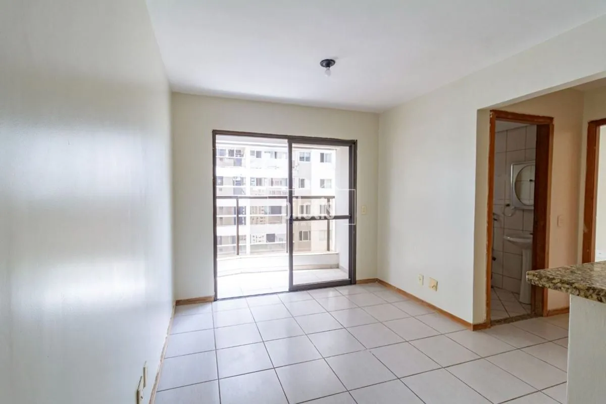 Apartamento em andar alto!!- Sala com varanda..- Cozinha americana. Condomínio :...