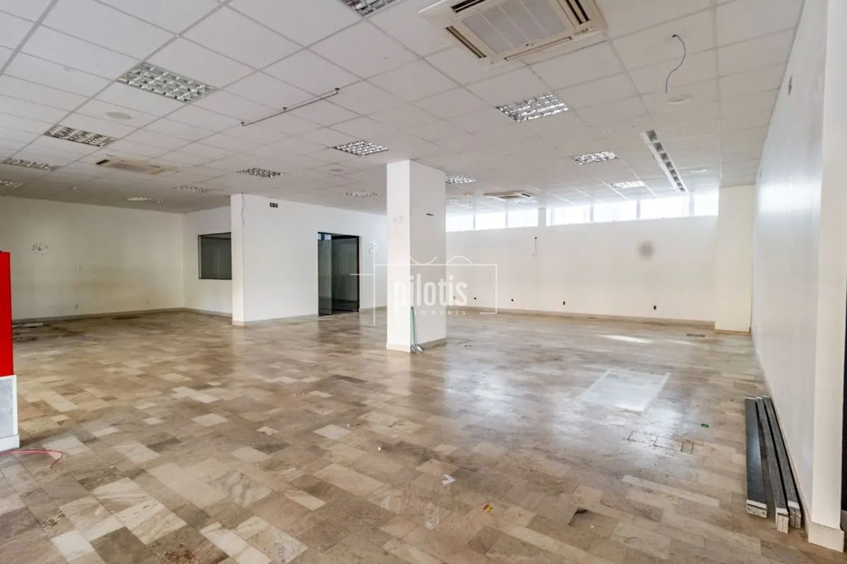  Pilotis imobiliária apresenta uma excelente oportunidade para o seu negócio! Es...