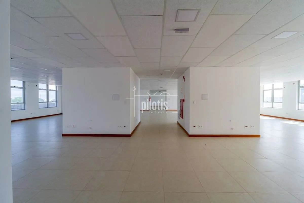 Oportunidade única para locação de uma laje inteira, pronta para se adaptar às n...