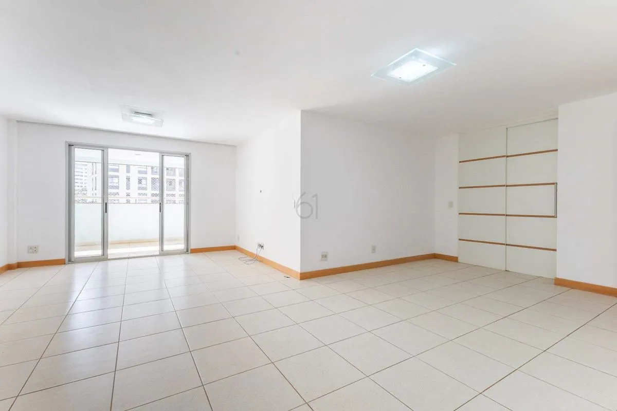 Via Magestic - 4 Quartos - Duas Suítes - Rua 28Sala em "L" com três ambientes, v...