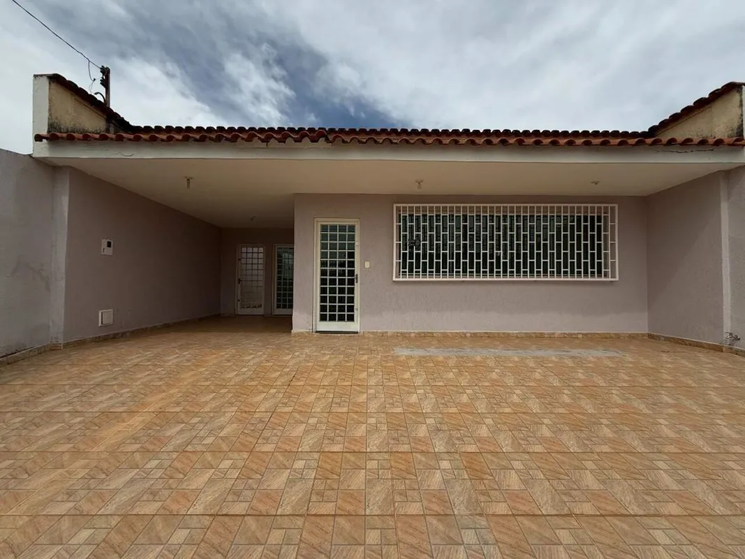 Casa reformada, 3 quartos (2 suítes), porcelanato, 3 vagas - QNG 35, Taguatinga ...