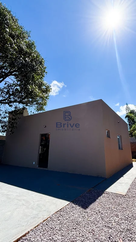 Casa na Ponte Alta, na Avenida Alameda dos Ipês, em condomínio fechado, com estr...