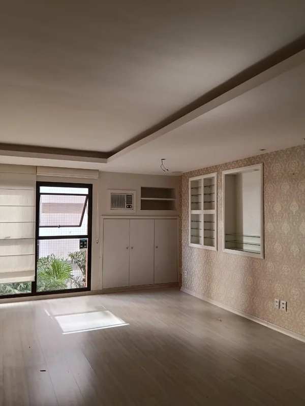 Localizada no SRTVS Conjunto D, os blocos A, B e C, a sala oferece fácil acesso ...