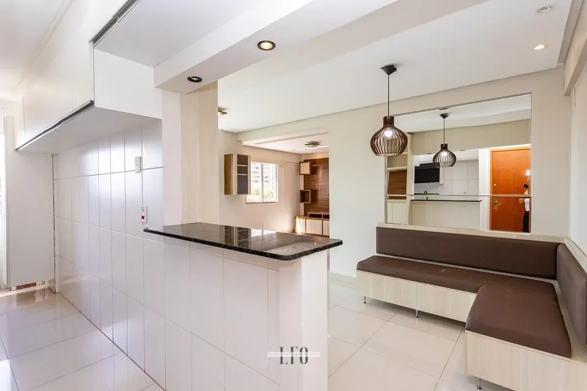 Apartamento reformado, 2 quartos (planta original de 3 quartos), 70 m², 1 vaga, ...