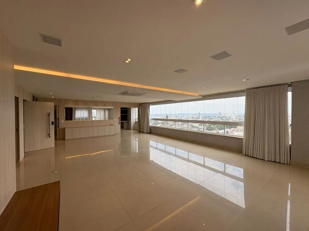 Sobre o Imóvel:Este apartamento de alto padrão oferece 218m² de área útil, com 3...