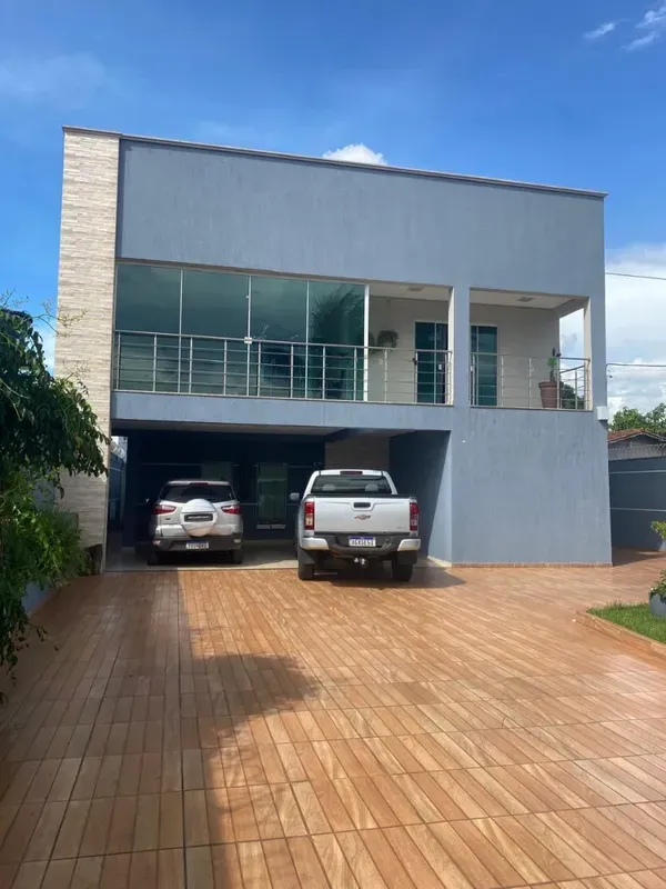 SOBRE O IMÓVEL:Excelente casa com 252m² de área útil.São 3 quartos, sendo 3 suít...