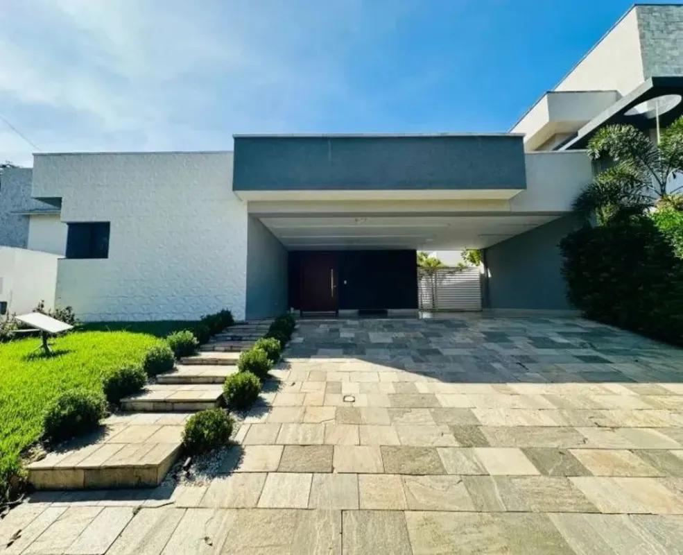 Sobre o Imóvel:Este casa em condomínio de alto padrão oferece 350m² de área útil...