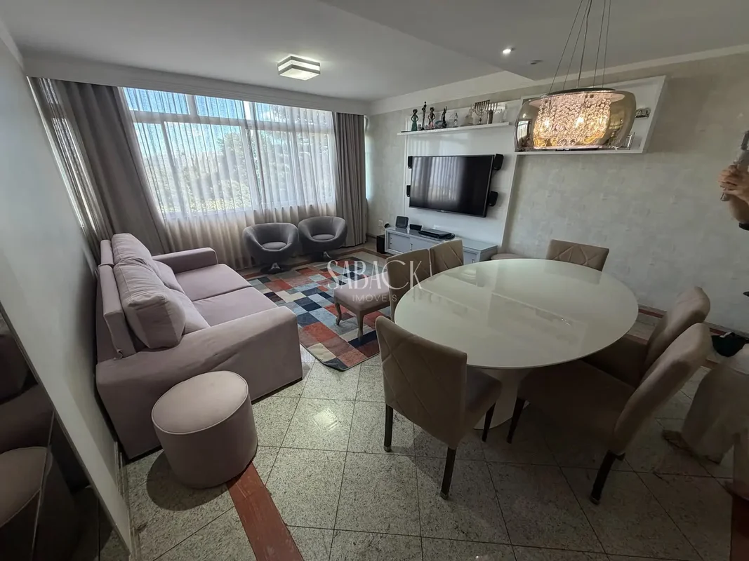 Tem apartamentos que a gente visita e tem apartamentos que a gente sente.Na SQS ...