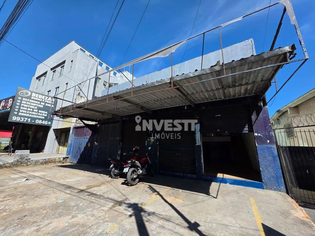 Galpão comercial para locação na Alameda do Contorno, com 350 m².O imóvel conta ...