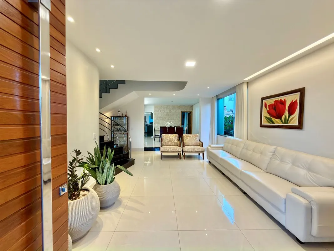 Sobrado Reformado | Portal do Sol I443 mÂ² de Ã¡rea construÃ­da | 720 mÂ² de ter...